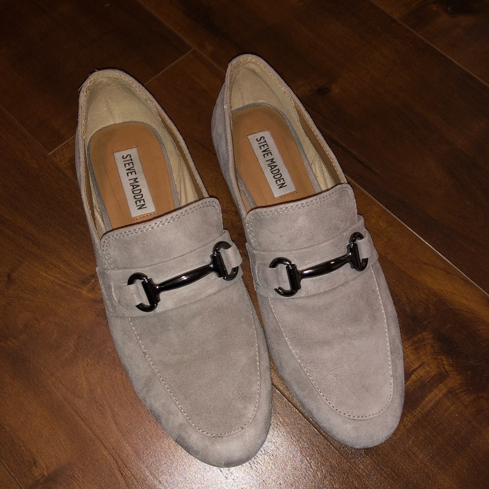 STEVE MADDEN GREY SUEDE LOAFERS